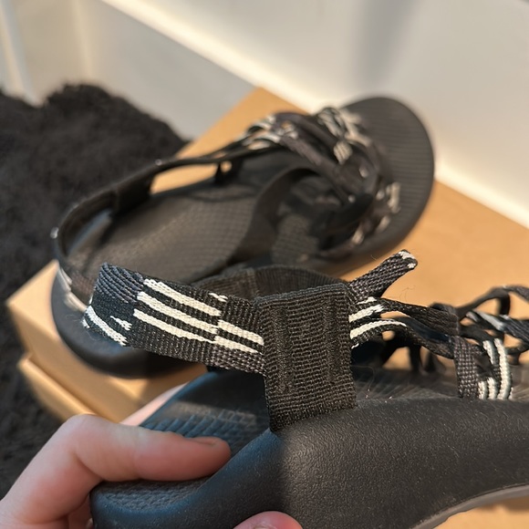 Black and White Chaco - Picture 6 of 6